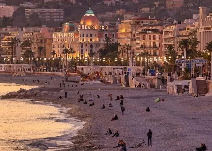 Moderne, Le Carré Dor, à 3min Plage, Centre